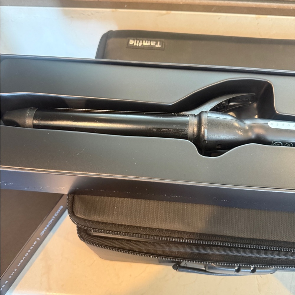 1.25" Blue Curling Iron for Women - Picture 4 of 7